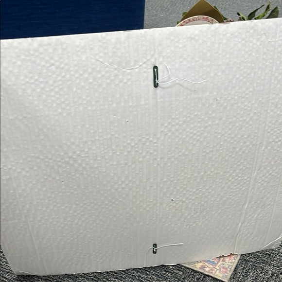 Artificial Magnolia Green Leaf Wreath - Picture 9 of 12